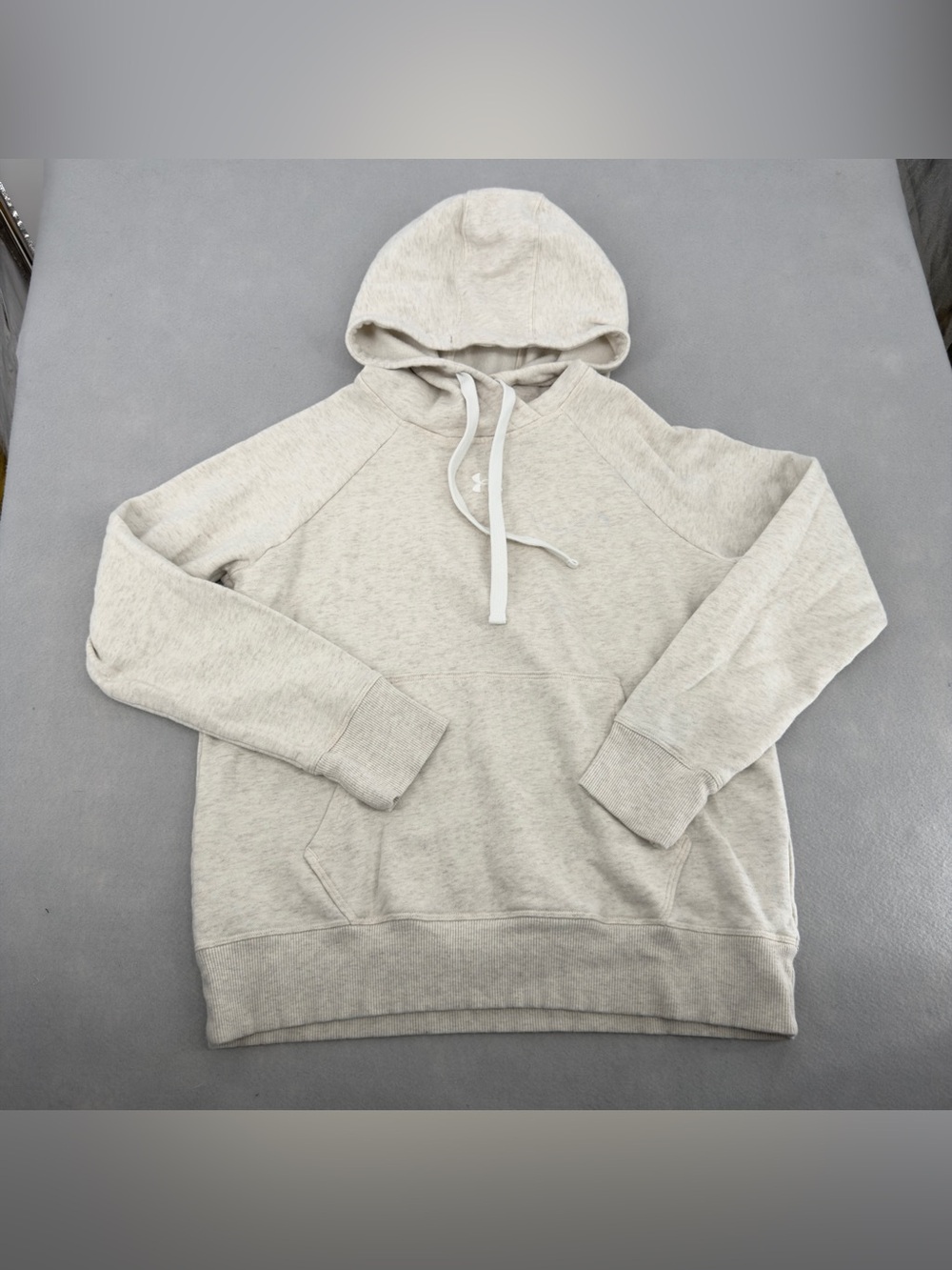 Under Armour Cream Sweatshirt XS Womens